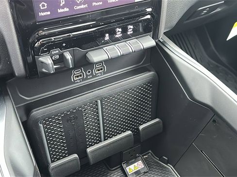 New 2026 RAM 1500 Laramie w/ Laramie Preferred Package image 27