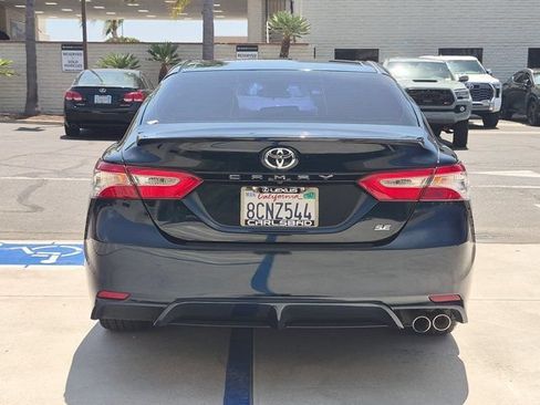 Used 2018 Toyota Camry SE FWD image 6