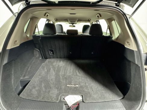 Used 2023 Nissan Rogue S AWD/4WD image 23