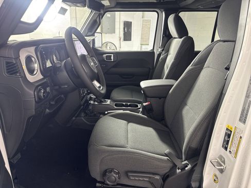 New 2025 Jeep Wrangler Sahara w/ Technology Group image 9