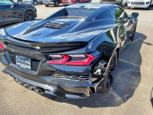 Used 2025 Chevrolet Corvette Z06 image 9