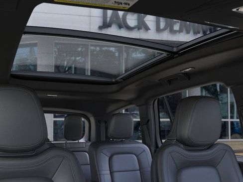 Used 2026 Lincoln Aviator Reserve AWD/4WD image 22