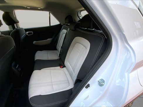 Certified 2025 Hyundai Venue SEL FWD image 20