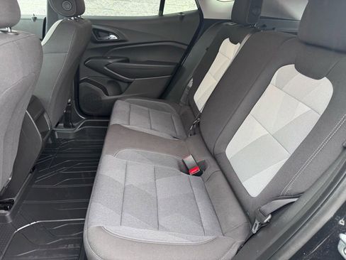 Used 2025 Chevrolet Trax LS image 20