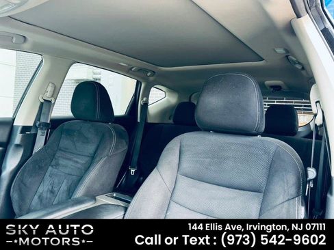 Used 2018 Nissan Murano SV w/ Premium Package image 11