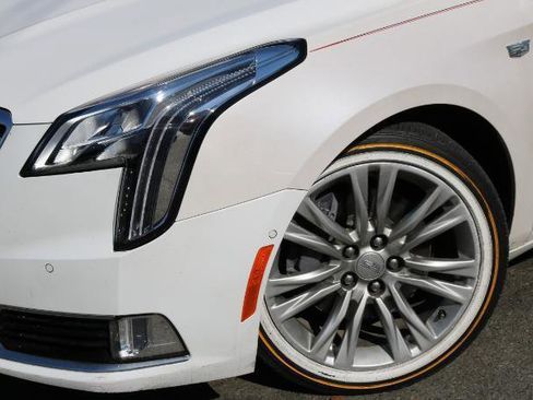 Used 2018 Cadillac XTS Luxury image 4