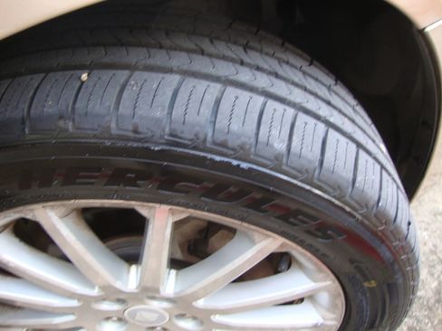 Used 2008 Saturn Aura XR w/ Premium Trim Package image 6