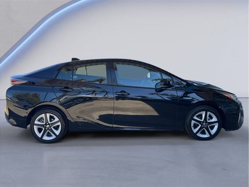 Used 2016 Toyota Prius Four Touring w/ Premium Convenience Package FWD image 7