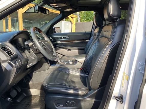 Used 2018 Ford Explorer Platinum AWD/4WD image 13