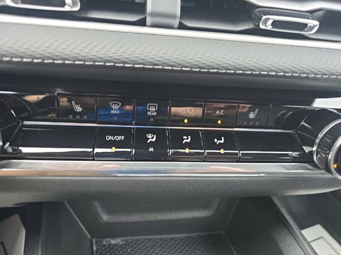 Used 2026 Chevrolet Equinox LT image 28