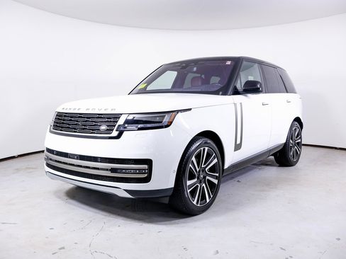 Used 2023 Land Rover Range Rover SE image 1