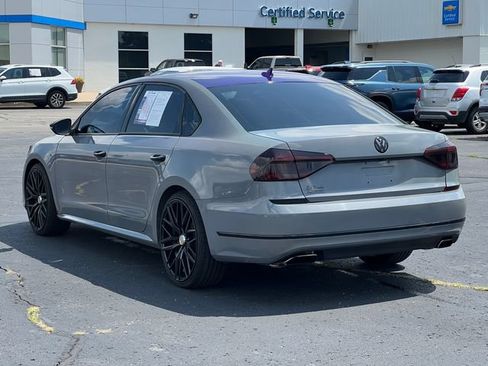 Used 2018 Volkswagen Passat 3.6 FWD image 9