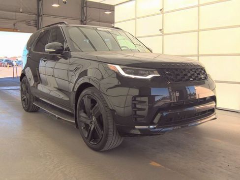 Used 2023 Land Rover Discovery S R-Dynamic image 3