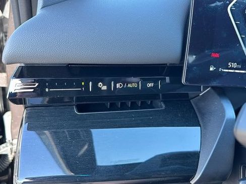 Certified 2025 BMW 530i xDrive w/ Premium Package AWD/4WD image 15