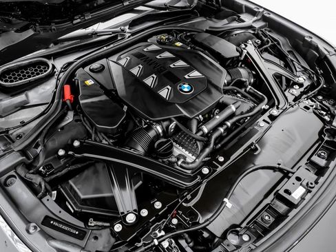 Used 2025 BMW 760i xDrive image 41