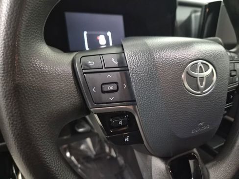 Used 2025 Toyota Camry LE image 16