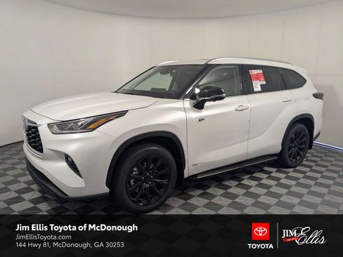 New 2026 Toyota Highlander Limited AWD/4WD image 1