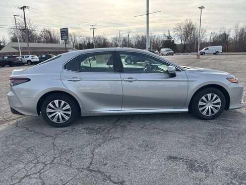 Used 2022 Toyota Camry LE image 7