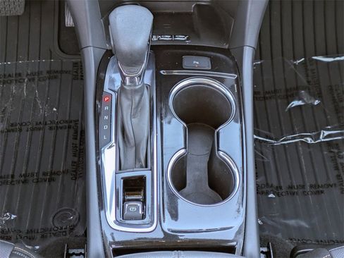 Used 2024 Chevrolet Equinox Premier image 21