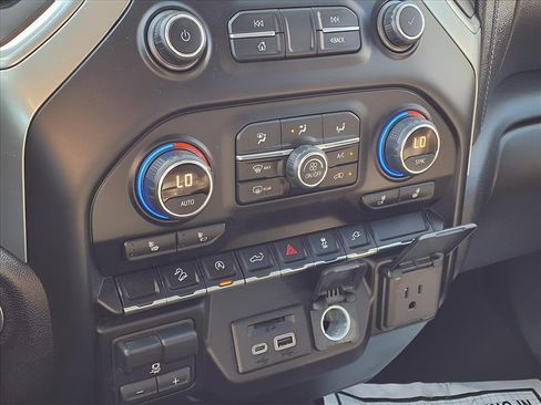 Used 2020 Chevrolet Silverado 1500 LT w/ All-Star Edition image 13