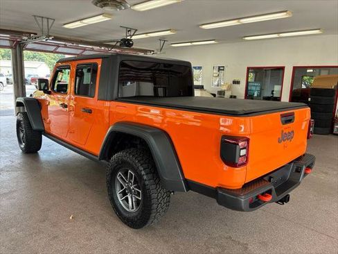 Certified 2025 Jeep Gladiator Mojave w/ Convenience Group AWD/4WD image 19