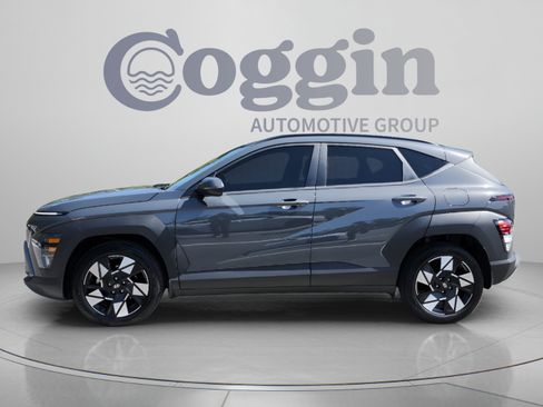 Certified 2025 Hyundai Kona SEL FWD image 3