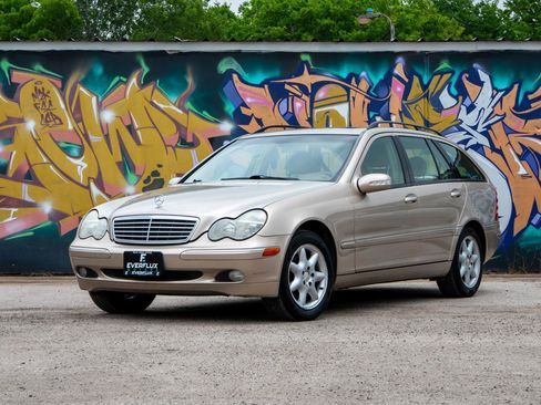 Used 2002 Mercedes-Benz C 320 Wagon image 2