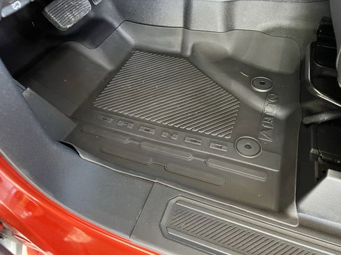 Used 2024 Ford Bronco Black Diamond image 15