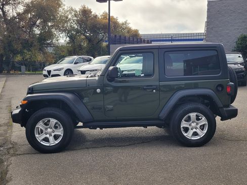 Used 2021 Jeep Wrangler Sport S image 7