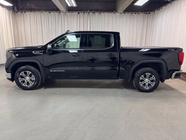 Used 2024 GMC Sierra 1500 SLE w/ X31 Off-Road Package AWD/4WD image 11
