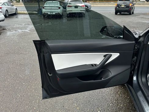 Used 2019 Tesla Model 3 Long Range image 9