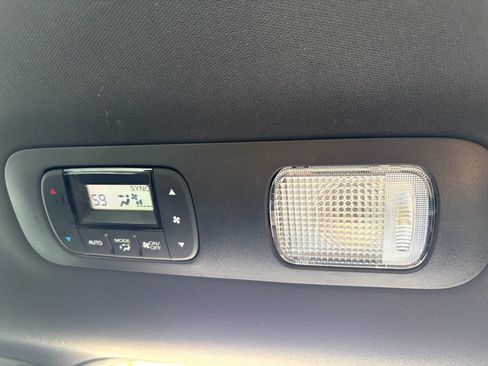 Used 2025 Honda Odyssey Sport-L image 31