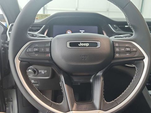 New 2025 Jeep Grand Cherokee L Laredo image 22