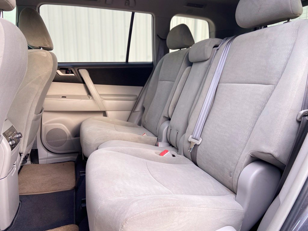 Used 2013 Toyota Highlander Plus FWD image 22