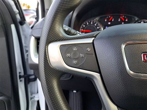 Used 2022 GMC Terrain SLE image 19