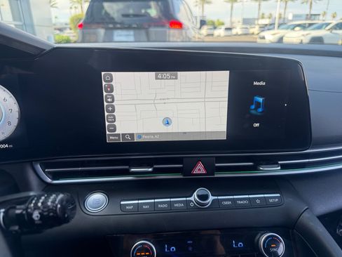 Used 2024 Hyundai Elantra SEL FWD image 28