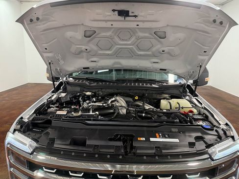 Used 2024 Ford F250 Lariat w/ FX4 Off-Road Package image 19