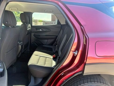 Used 2025 Chevrolet TrailBlazer LT AWD/4WD image 18