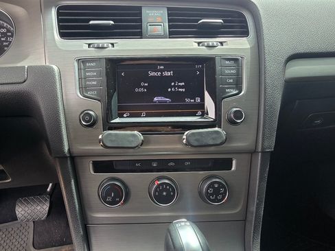 Used 2015 Volkswagen Golf TDI S FWD image 15