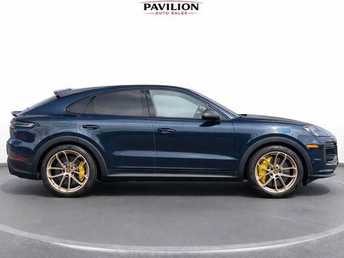 Used 2024 Porsche Cayenne Turbo GT image 3