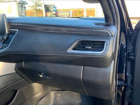 Used 2021 GMC Yukon SLT w/ SLT Luxury Plus Package image 14