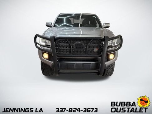 Used 2017 Toyota Tacoma TRD Off-Road w/ Tow Package (A/T) image 8