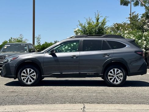 Used 2023 Subaru Outback Premium AWD/4WD image 5