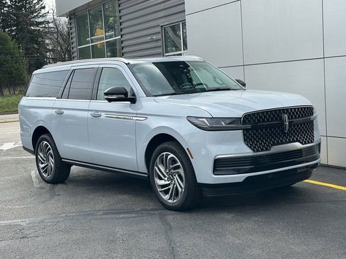 New 2025 Lincoln Navigator L Reserve AWD/4WD image 29