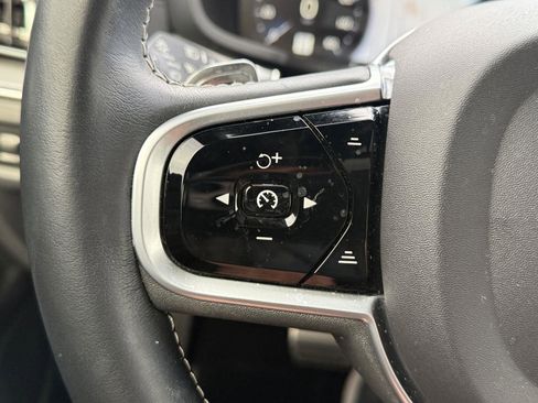 Used 2020 Volvo S60 T5 R-Design image 20