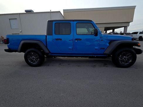 New 2026 Jeep Gladiator Sport image 5