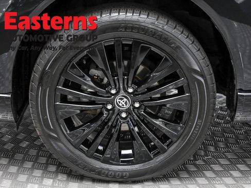 Used 2023 Toyota Venza Nightshade AWD/4WD image 31