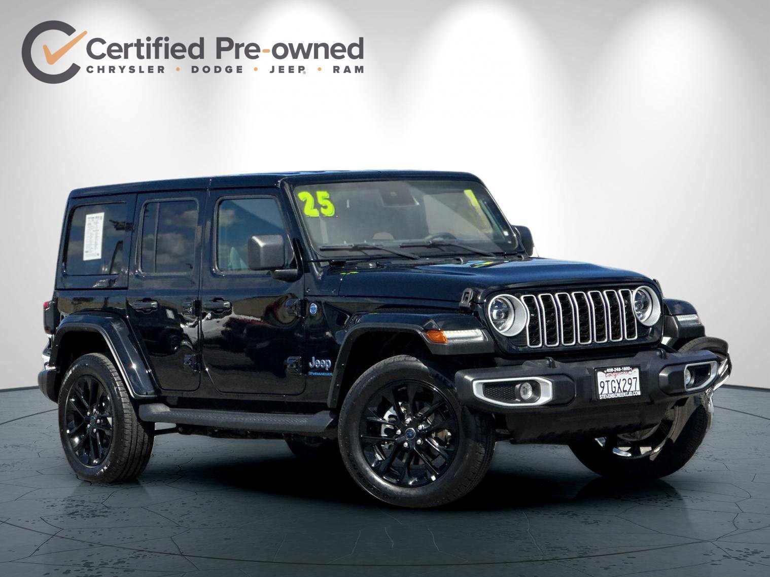 Used 2025 Jeep Wrangler Unlimited Sahara AWD/4WD image 2