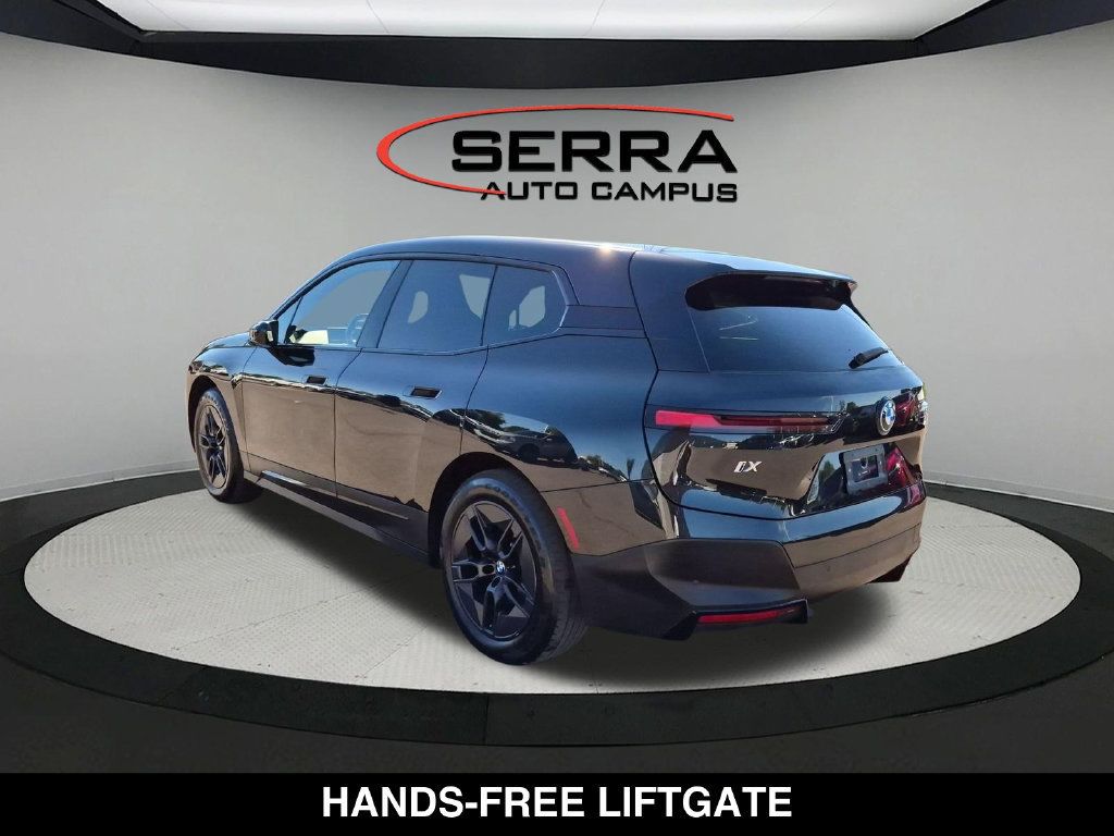 Used 2024 BMW iX xDrive50 w/ Premium Package AWD/4WD image 12