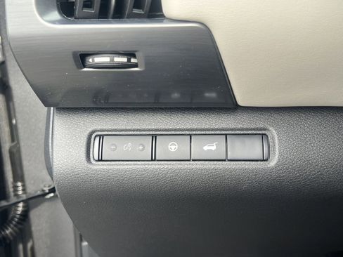 New 2026 Nissan Pathfinder SL FWD image 12